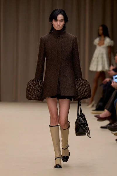 Look 19